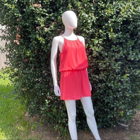 💋NWT BEBE Natalie Pleated Round Neck Short Minimalist Romper - Picture 2 of 12